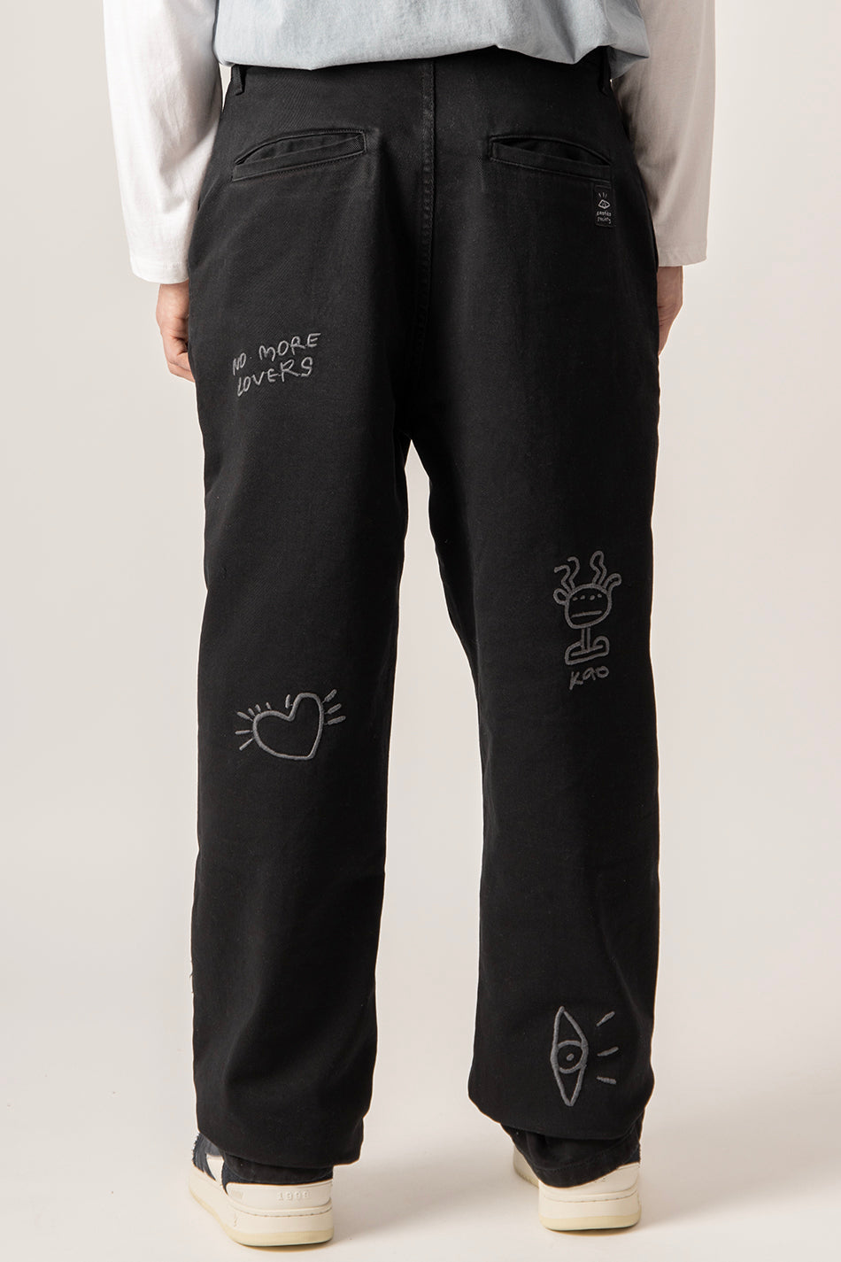 Entspannte, urbane, bestickte schwarze Hose