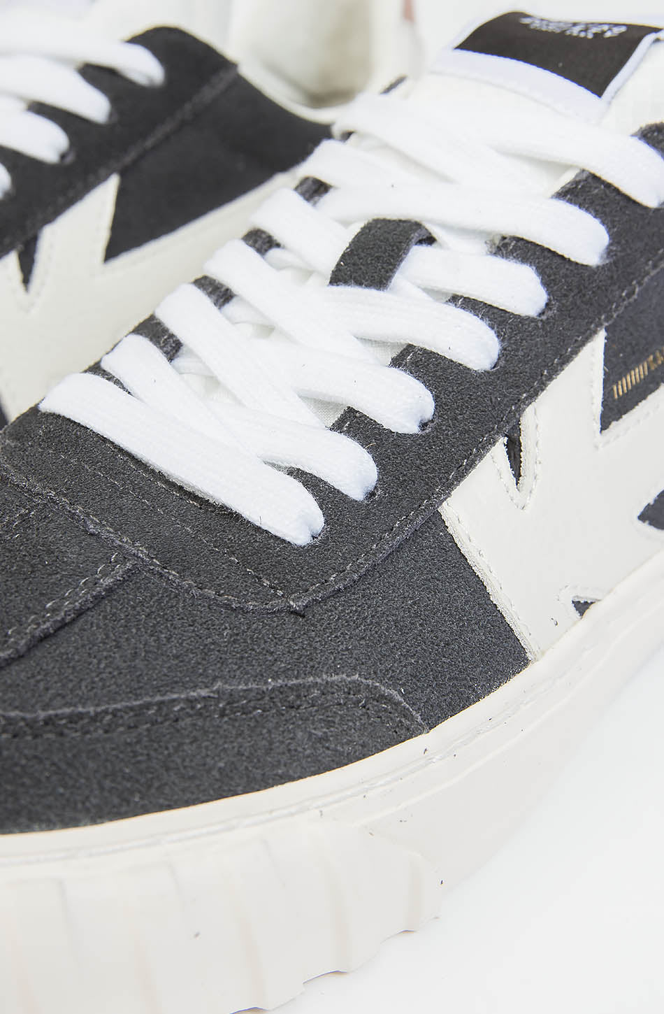 Kaotiko Keoni Low Vega Anthracite Chaussures