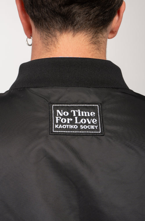 Schwarze Jacke mit Liebestrank