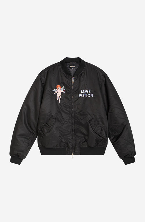 Schwarze Jacke mit Liebestrank