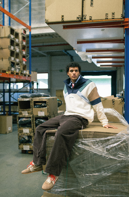 Aleck elfenbein/marineblaues Sweatshirt