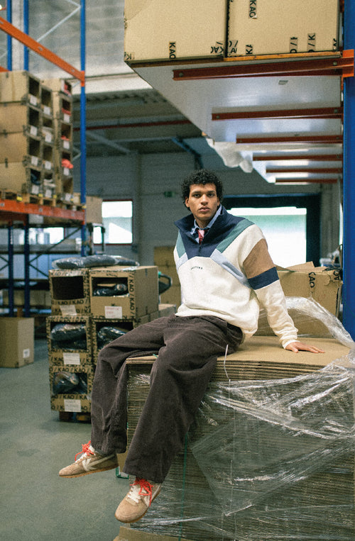 Aleck elfenbein/marineblaues Sweatshirt