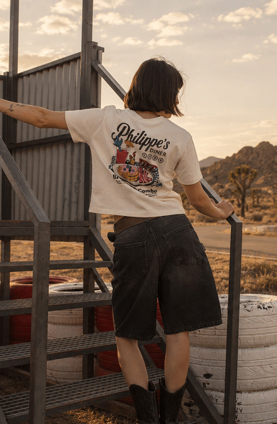 Breakfast Road Bio-Baumwoll-T-Shirt in Elfenbein