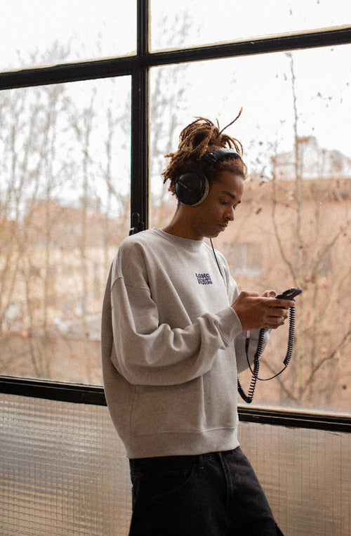 Graues Sweatshirt für lange Nächte