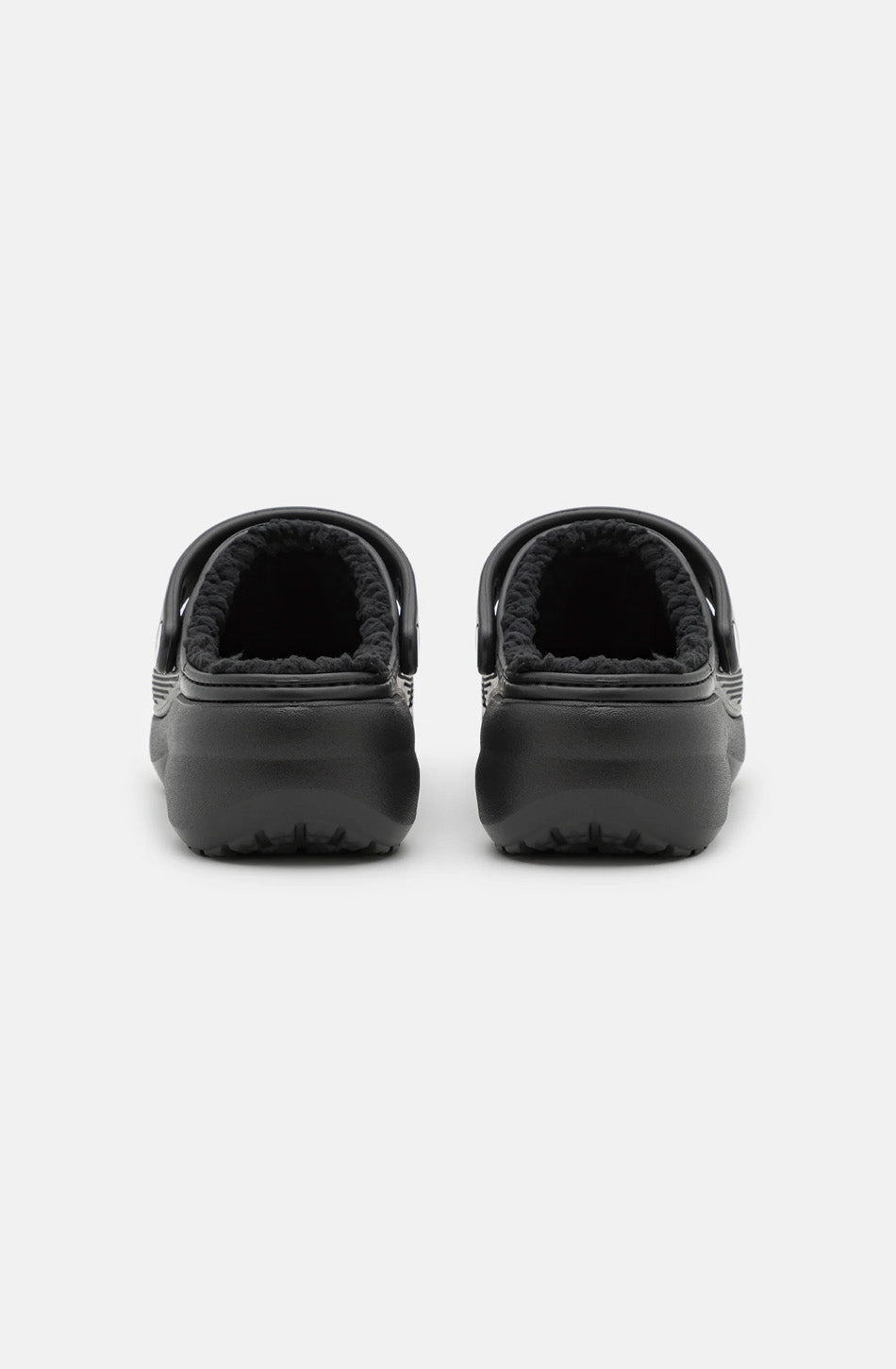 Crocs – Klassische, gefütterte Clogs in Schwarz mit Plateausohle