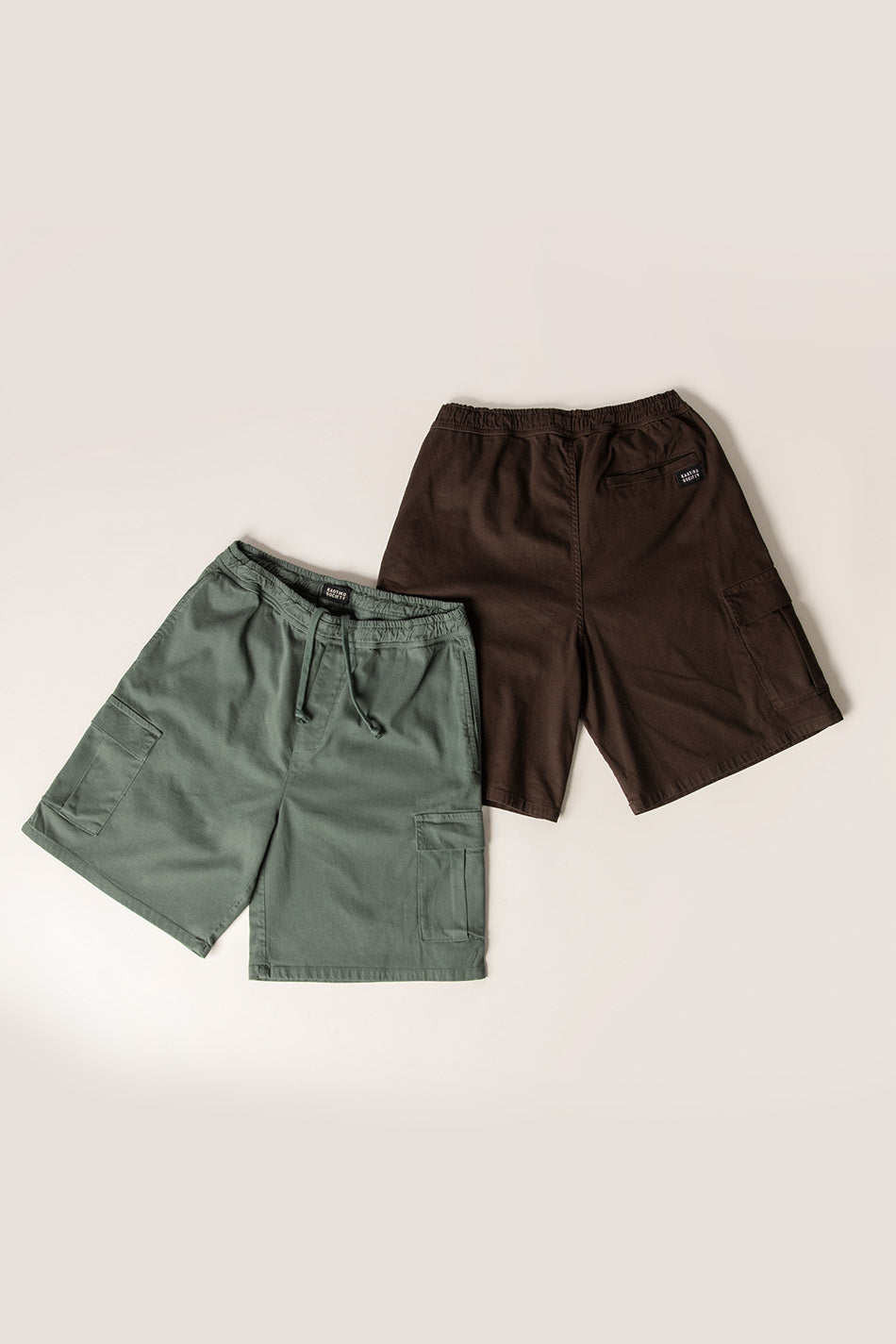 Bermuda Cargo Wide Leg Blassgrün