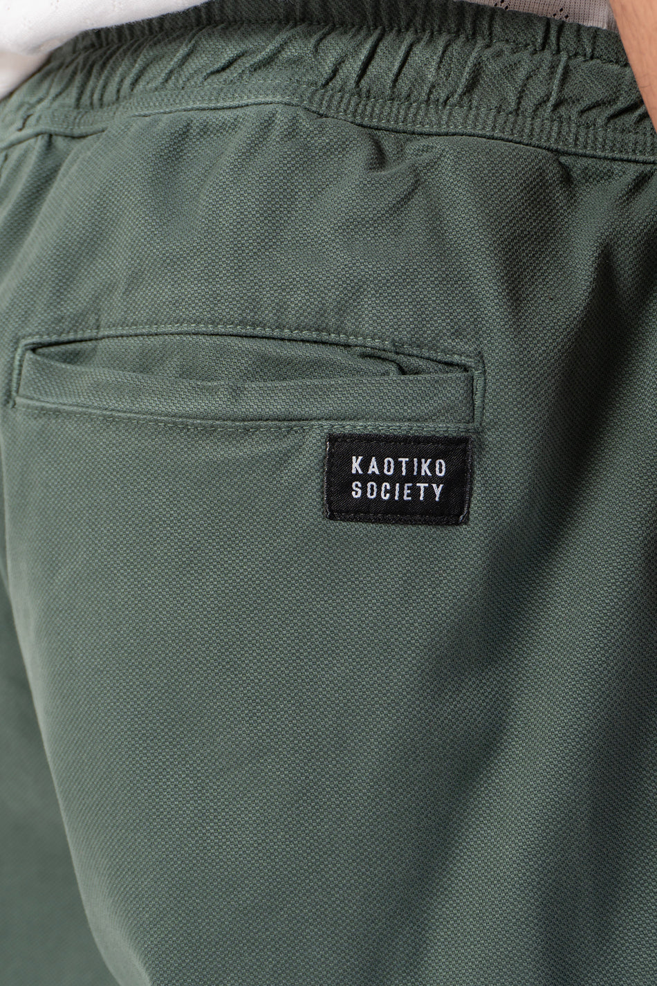Bermuda Cargo Wide Leg Blassgrün