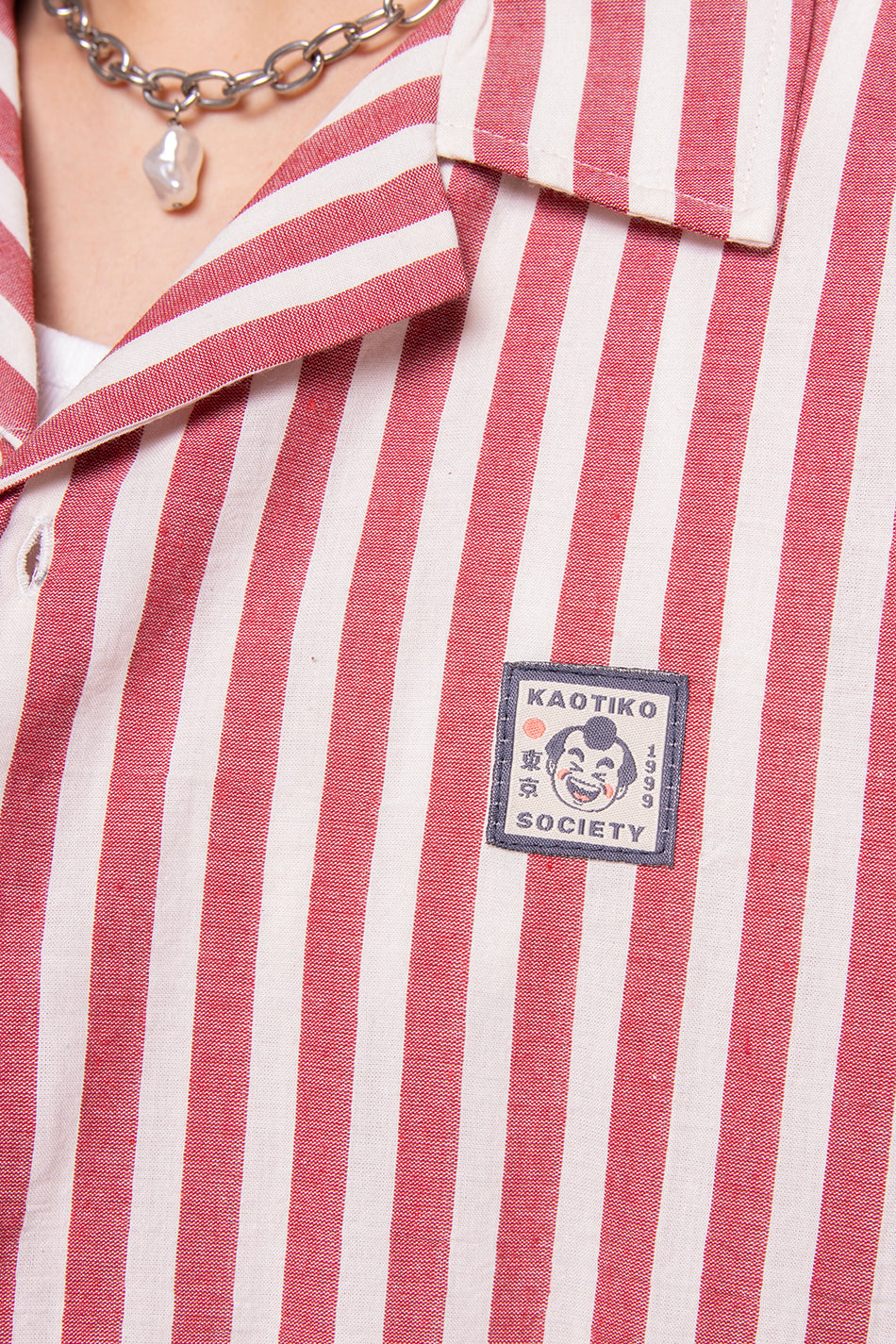 Rotes, elfenbeinfarbenes Sumo-Shirt mit Streifen