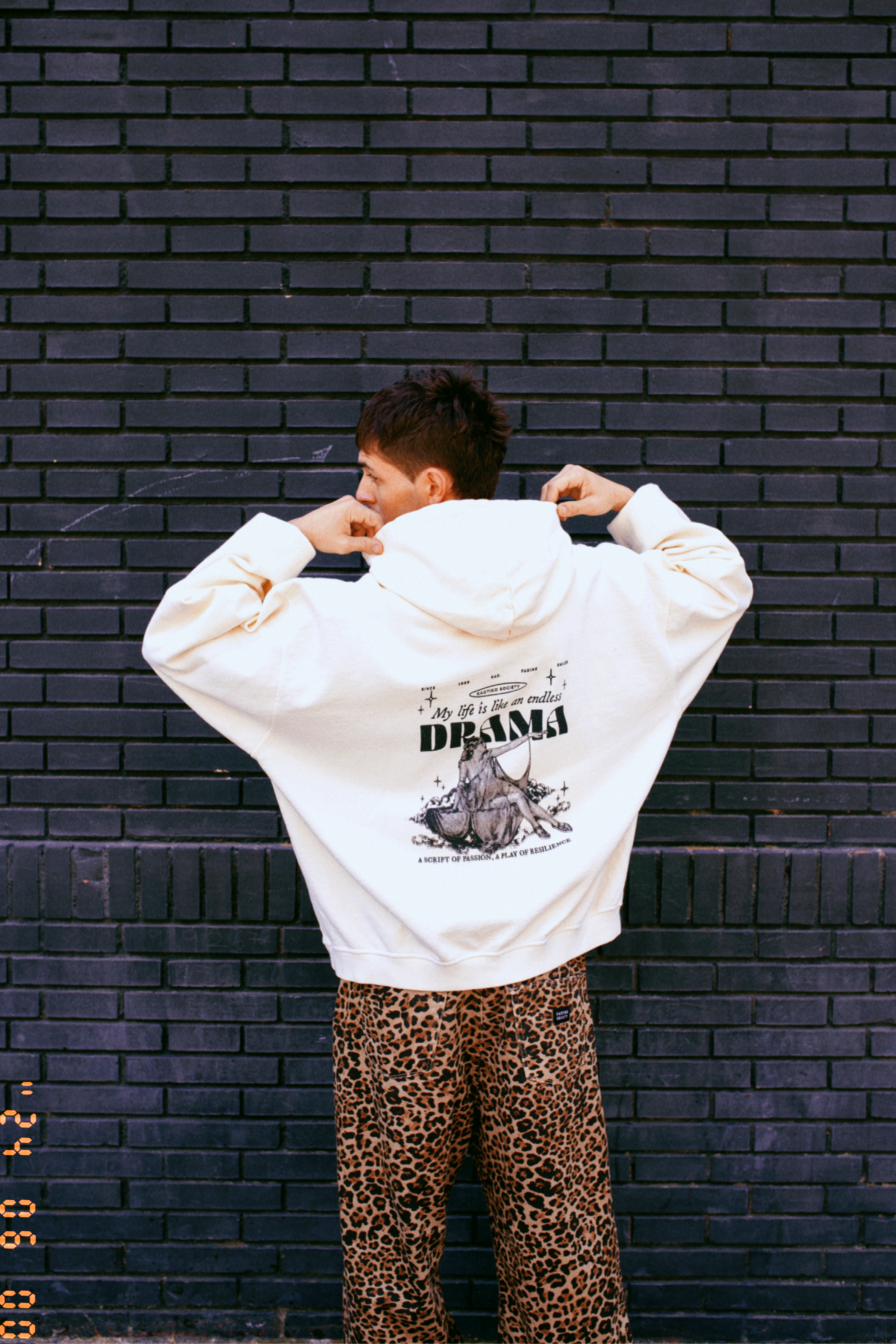 Gewaschenes Drama-Elfenbein-Sweatshirt
