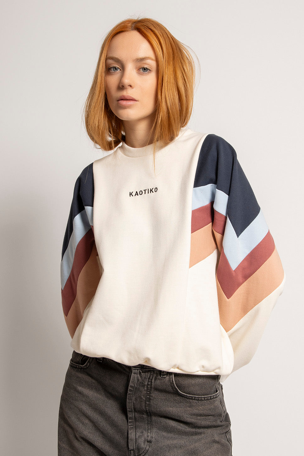 Sweatshirt Ginger in Elfenbein/Marineblau