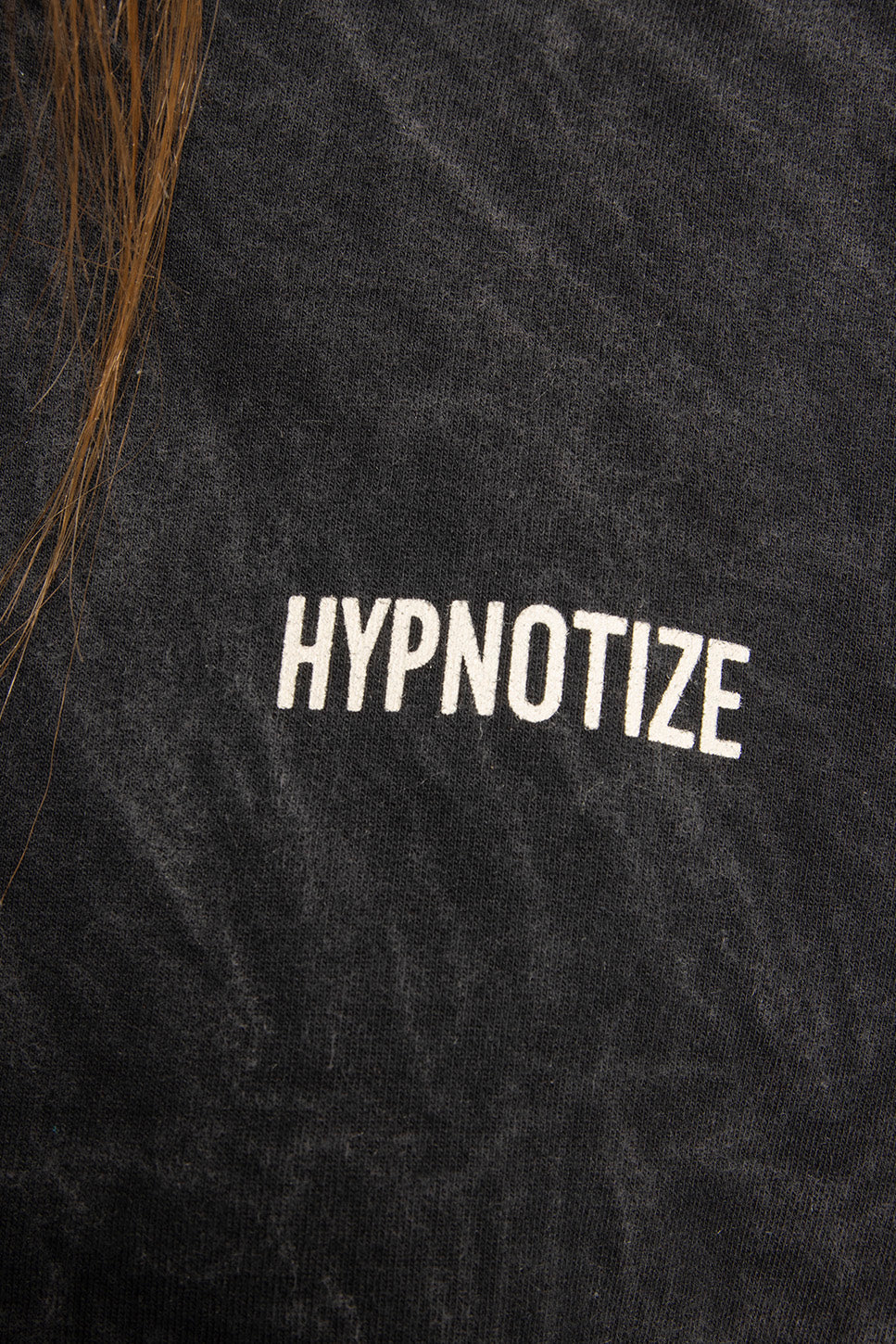 Schwarzes Sweatshirt „Hypnotize“ in verwaschenem Schwarz