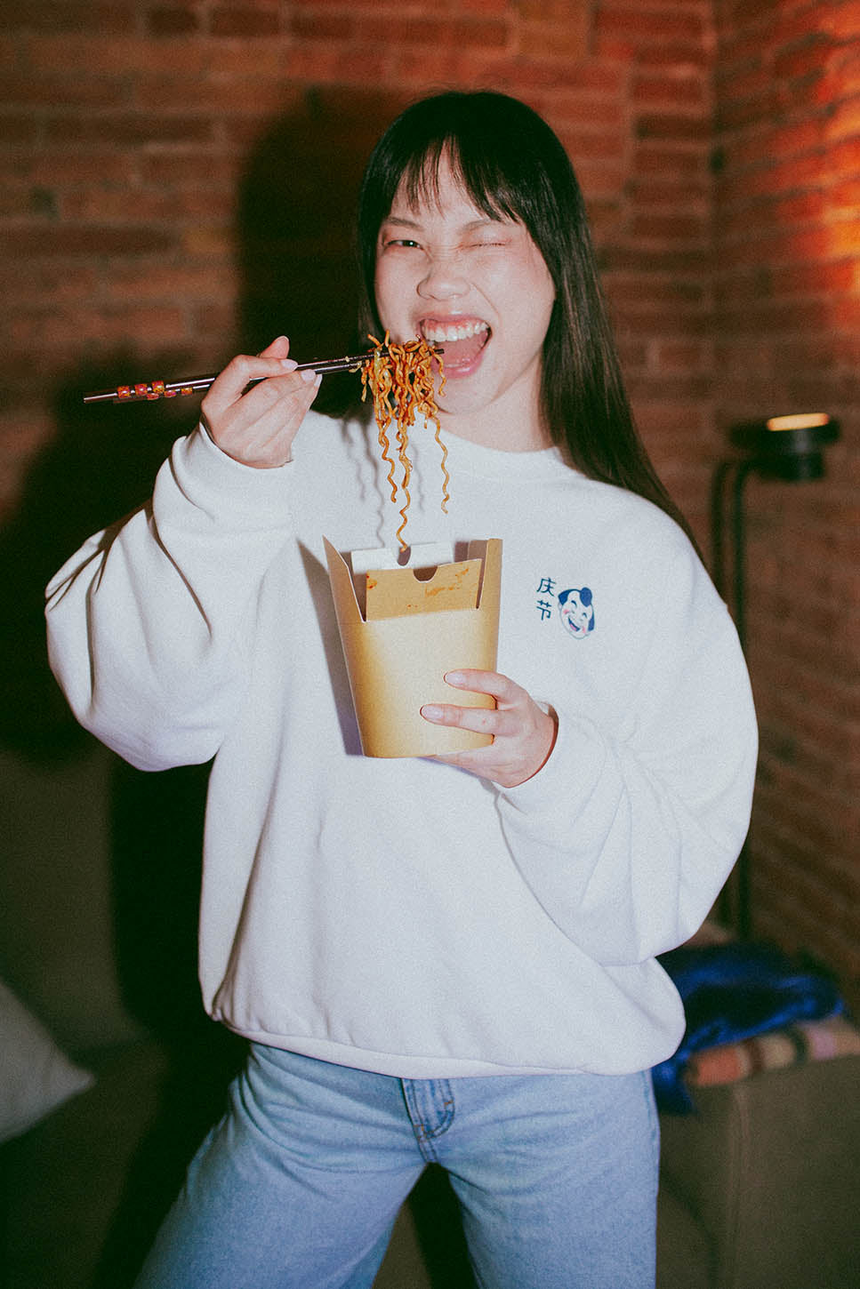 Weißes Oishi Ramen-Sweatshirt aus Bio-Baumwolle