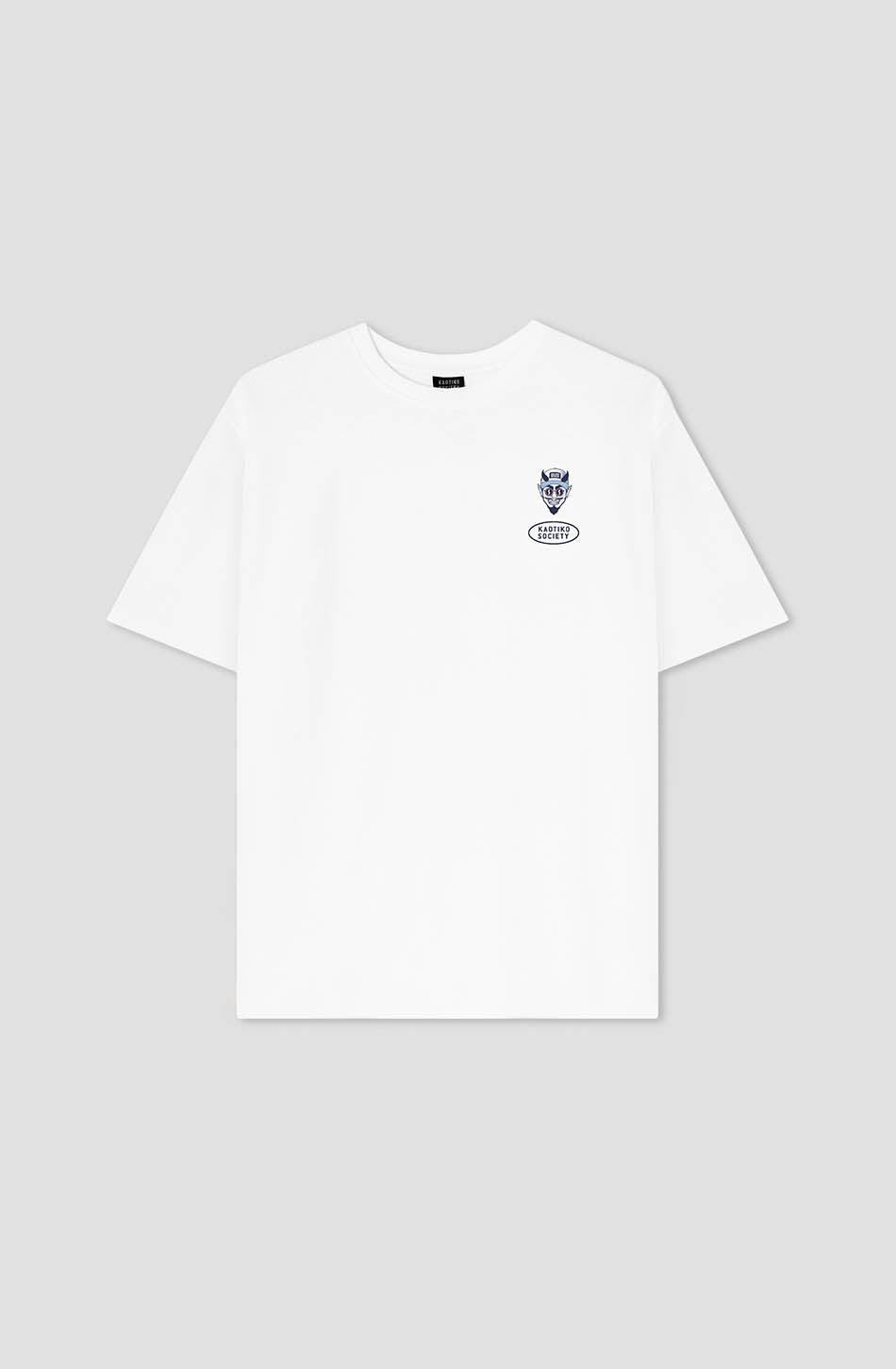 Weißes T-Shirt aus Bio-Baumwolle mit kaltem Getränk