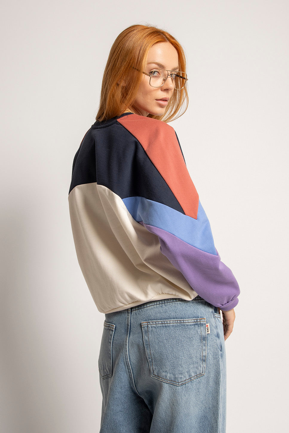 Sweatshirt „Elina“ in Elfenbein/Marineblau