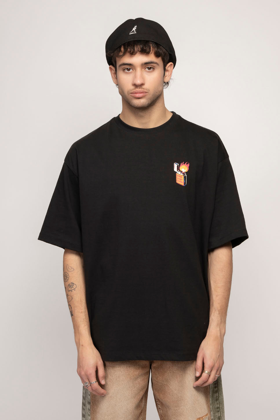 Unbekanntes Trip-T-Shirt in Schwarz