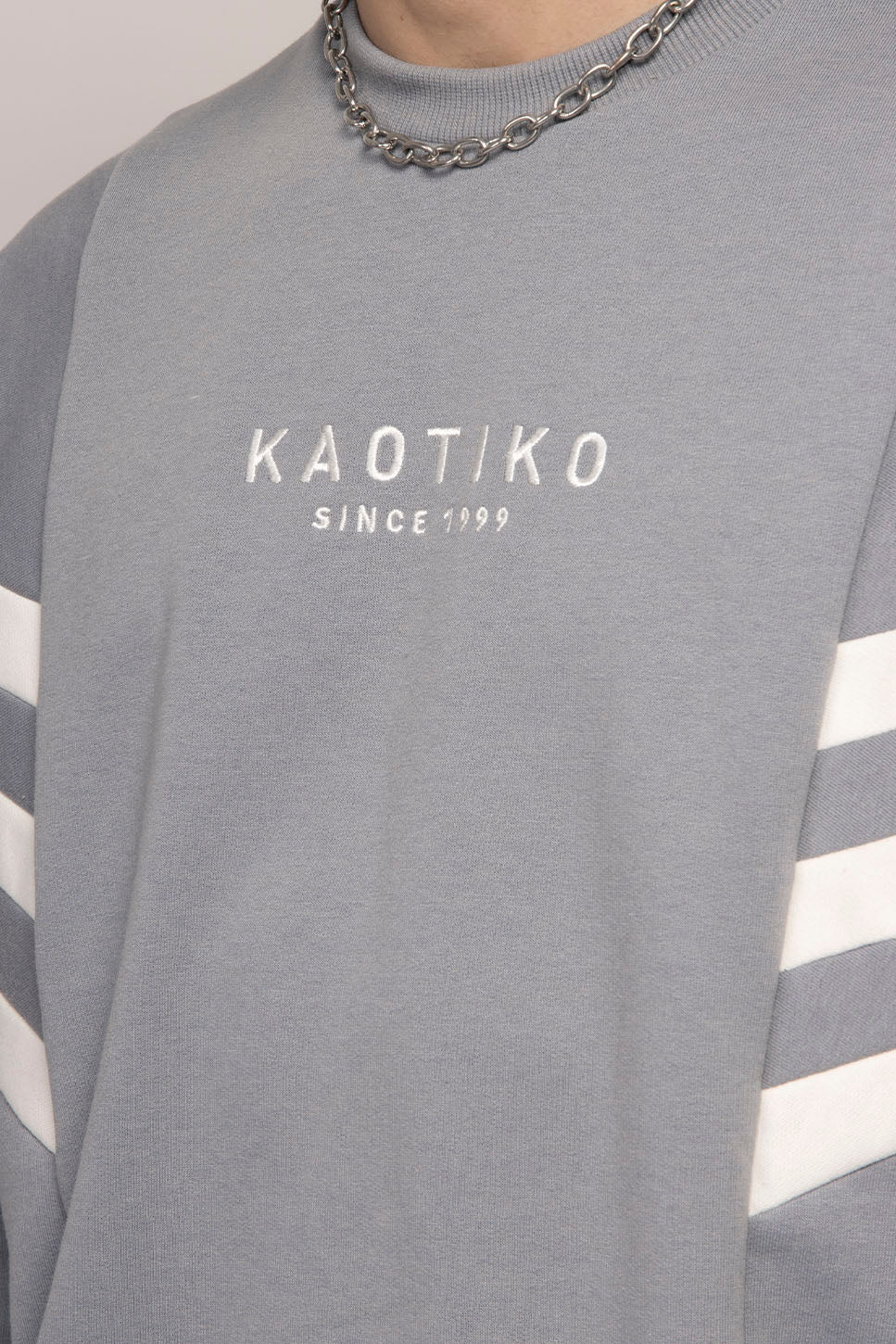 Chad Hellblaues / Elfenbeinfarbenes Sweatshirt