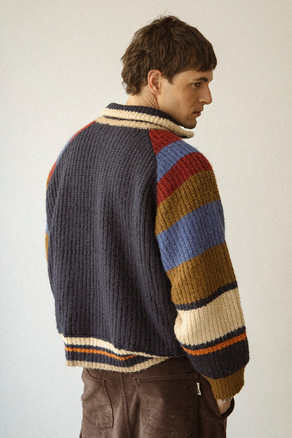 Marineblaue Jacke mit Indie-Streifen