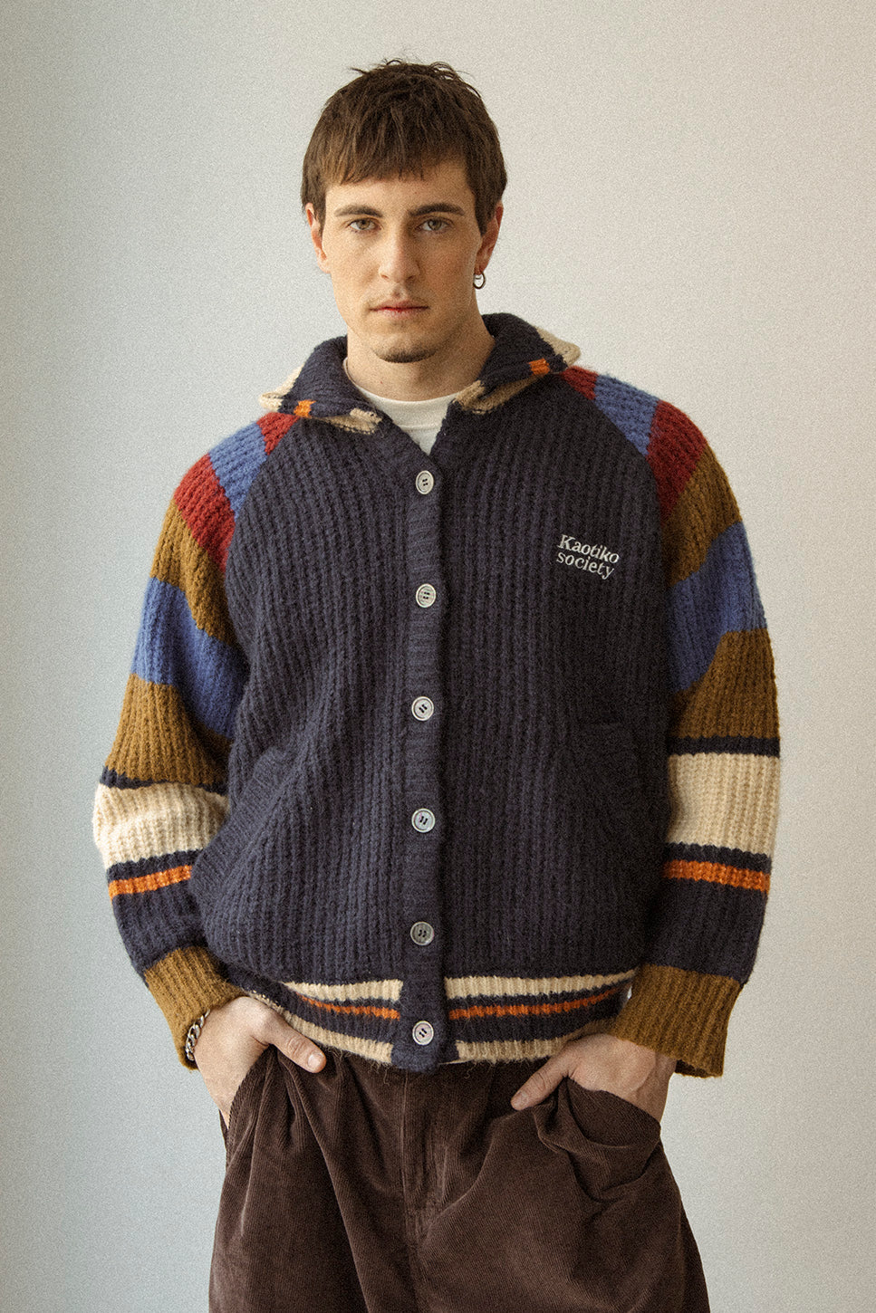 Marineblaue Jacke mit Indie-Streifen