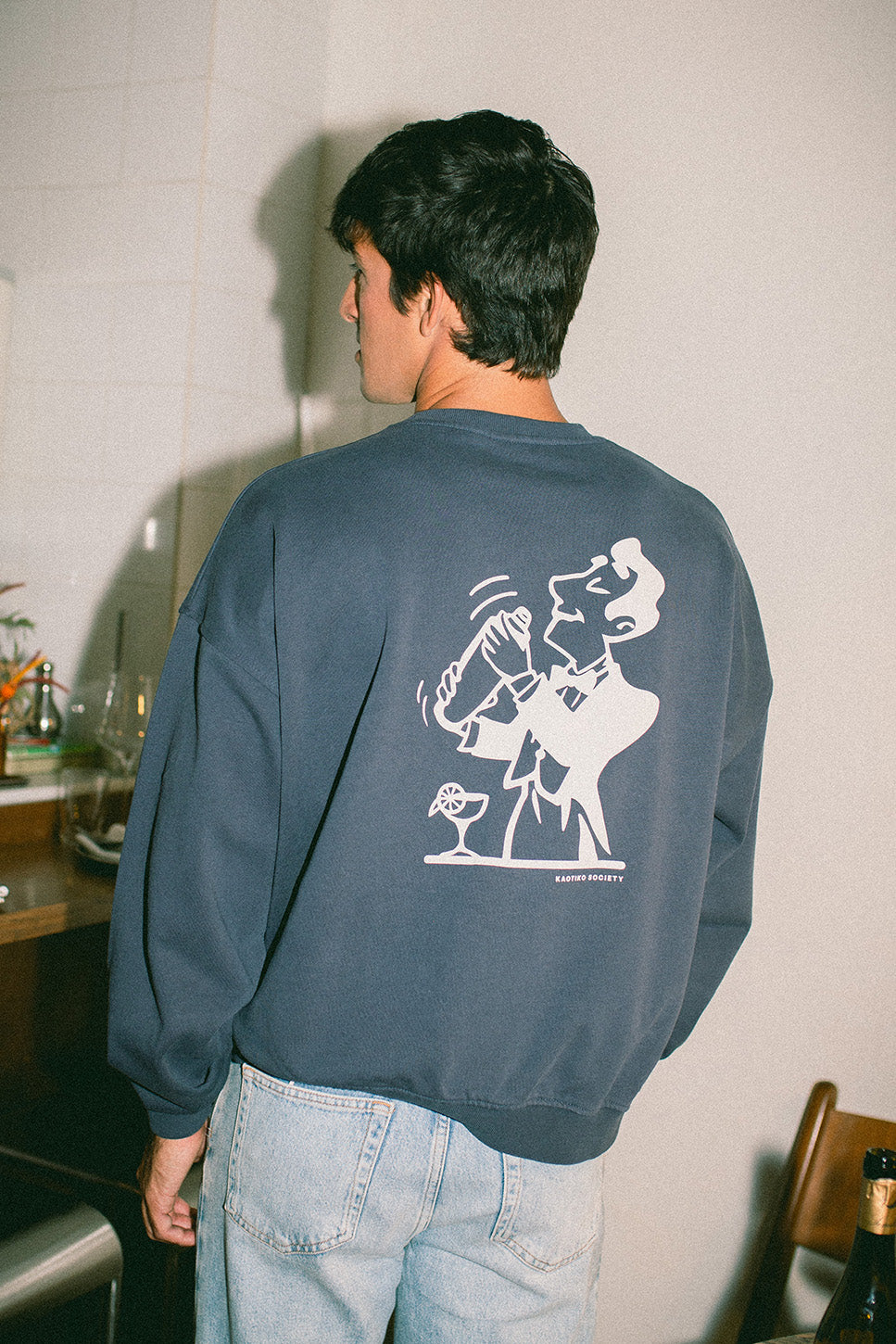 Washed Cocktail Man Marineblaues Sweatshirt