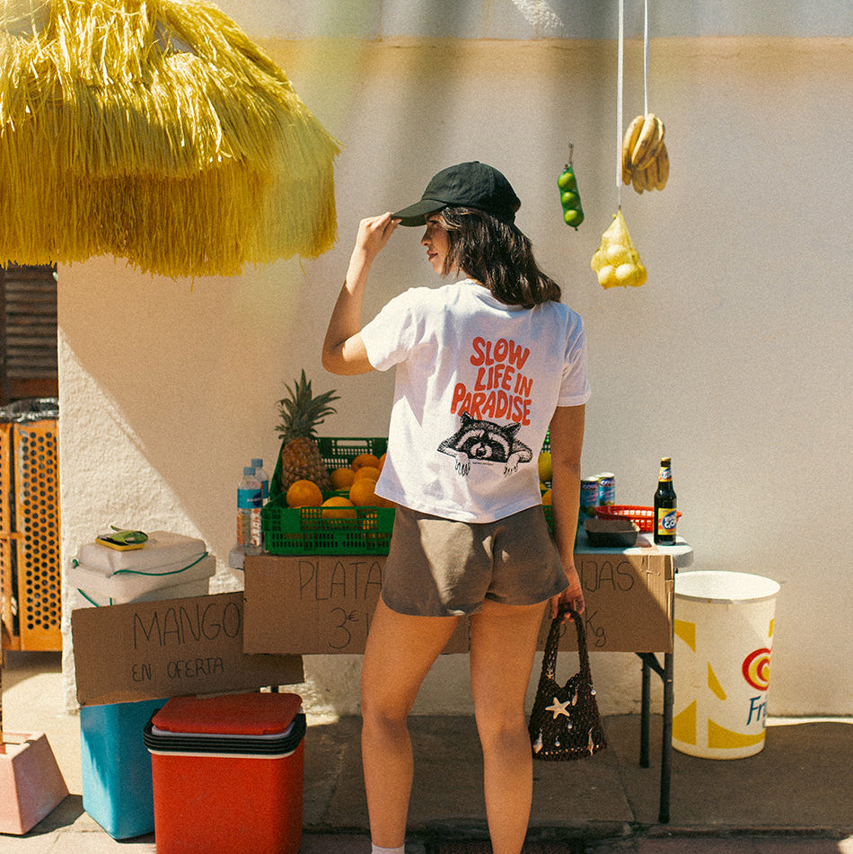 Weißes T-Shirt „Slow Life Paradise“