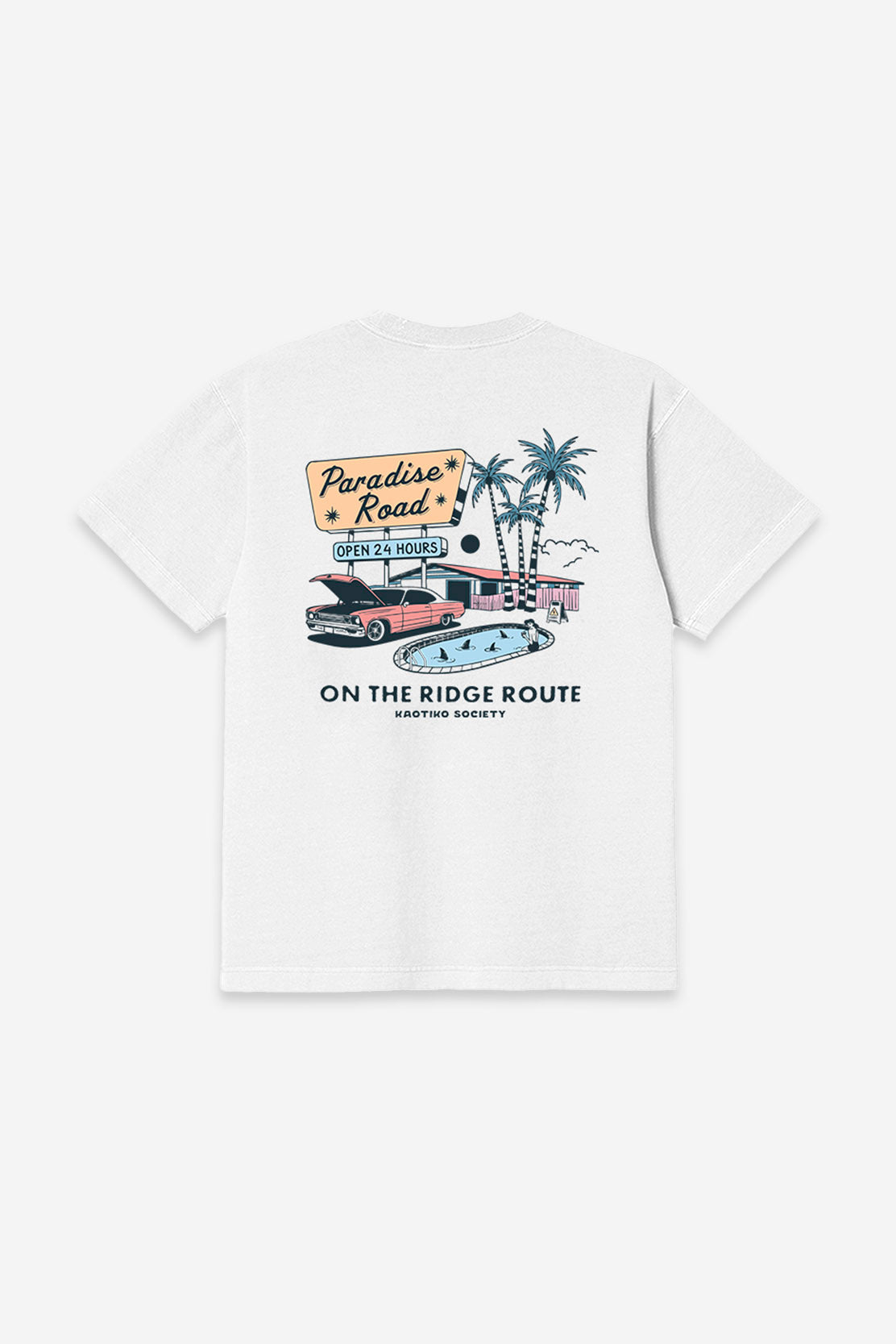 Camiseta On The Ridge Route Kaotiko BCN en color white con gráfico frontal de inspiración ruta vintage y fit regular.