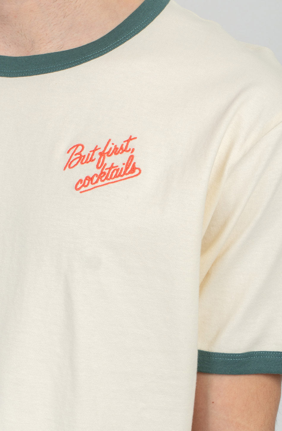 Aber zuerst Cocktails Elfenbein T-Shirt