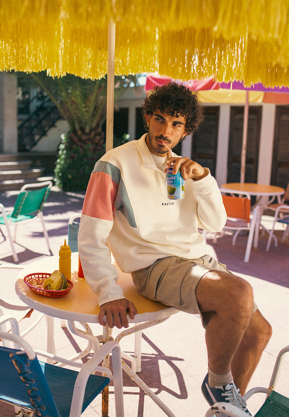 Arthur Yvory/Hellblau/Lachsfarbenes Sweatshirt