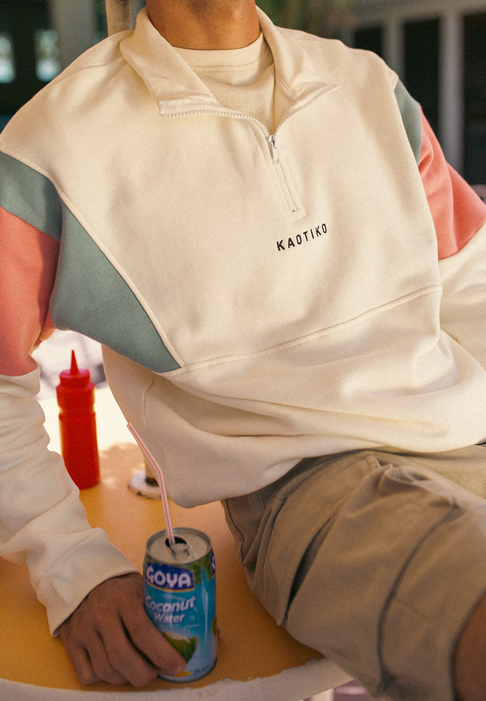 Arthur Yvory/Hellblau/Lachsfarbenes Sweatshirt