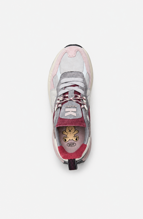 Zapatillas Detroit Multi Suede Grey en ante y materiales combinados, con detalles en gris, rosa, burdeos y crudo y logo Kaotiko lateral.