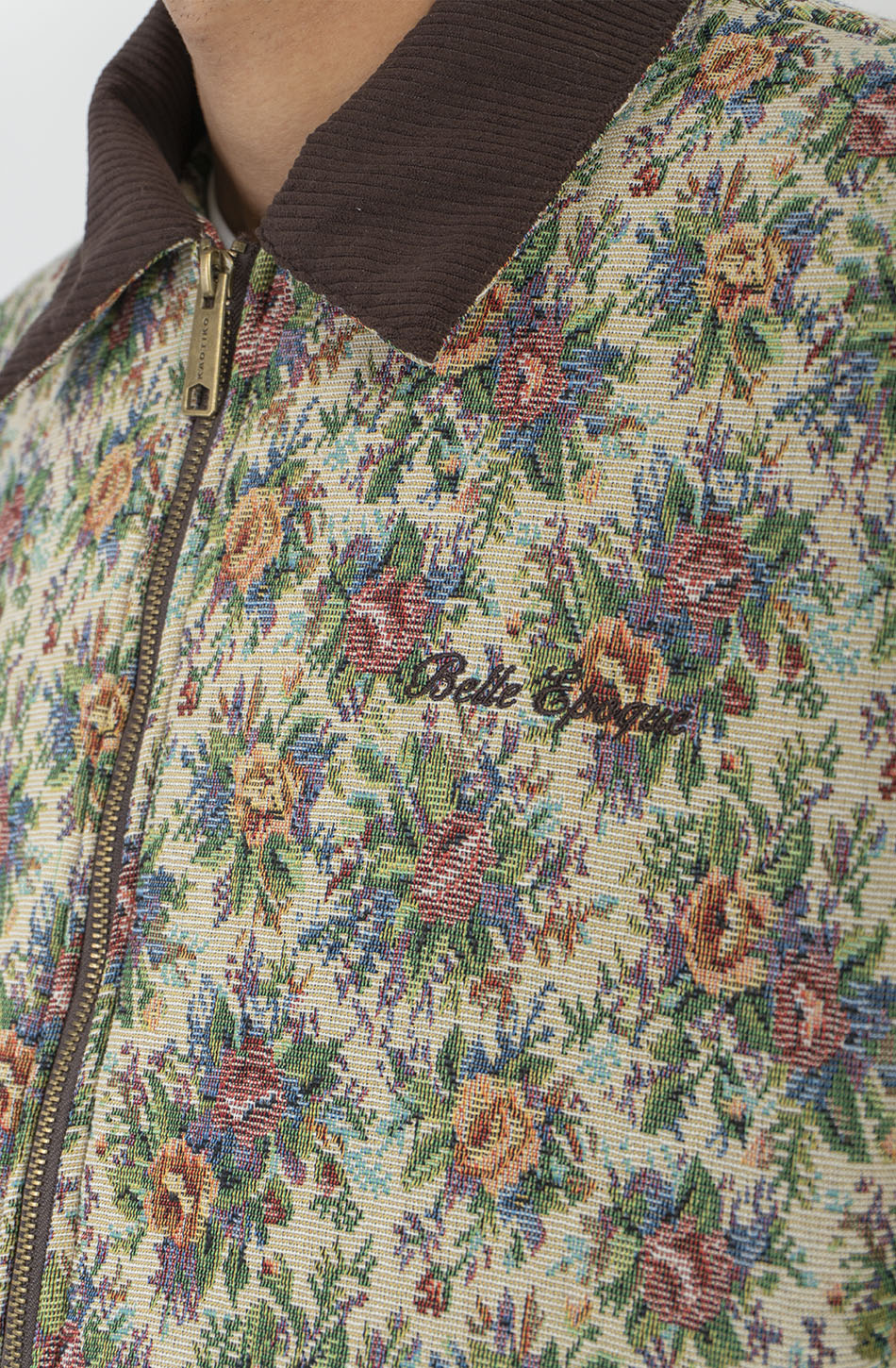 Chaqueta Belle Époque Tapestry con estampado floral multicolor, cuello marrón a contraste y cierre frontal de cremallera.