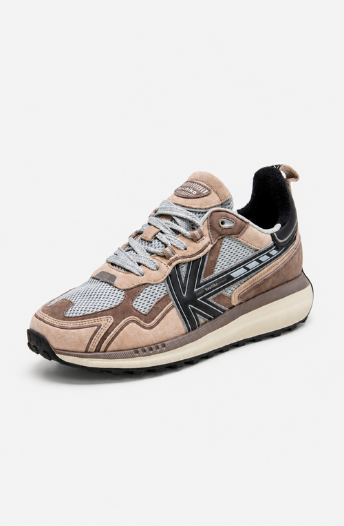 Zapatillas Kaotiko Vancouver Tech French Roast en tonos marrones, beige y gris con paneles de malla, logo lateral y suela elevada.