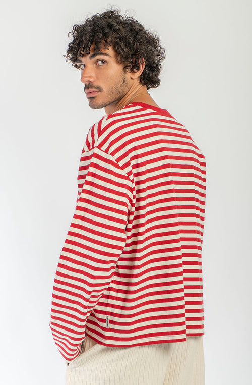 Camiseta Stripes Apres Ski Ivory Burgundy unisex de rayas rojas e ivory con bordado frontal
