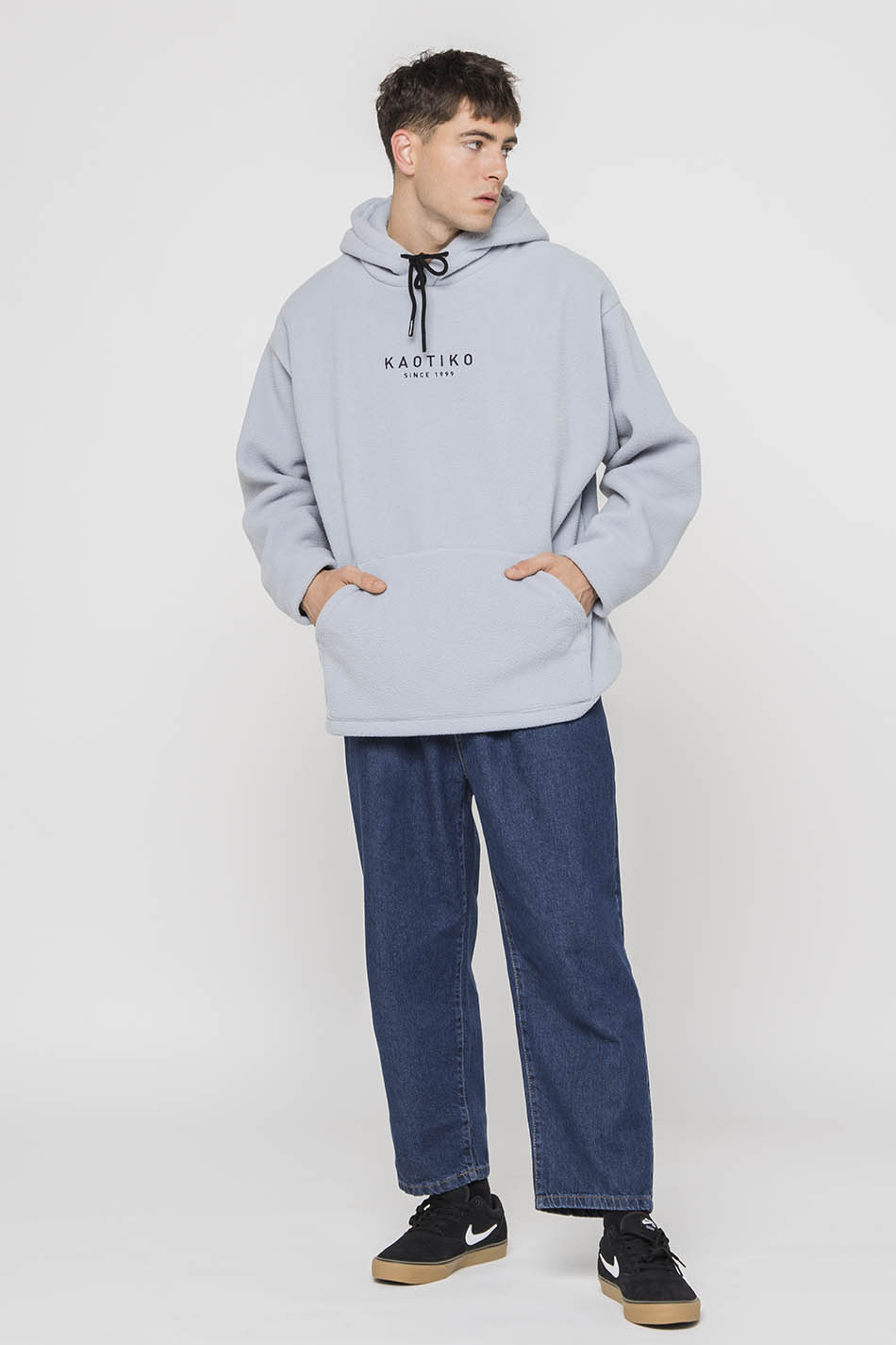 Graues Kapuzenfleece