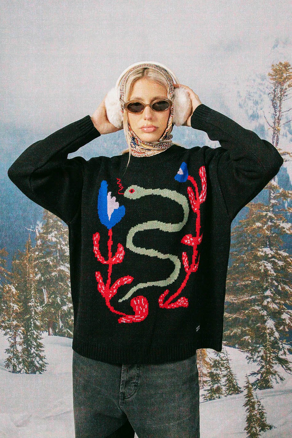 Black Flowers Snake Jumper