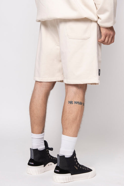 Brutalism Bermudashorts in Knochenweiß