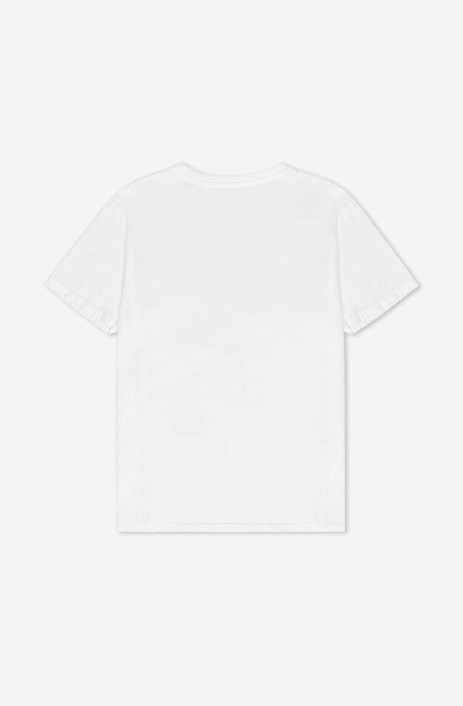 Unter ihren Augen gewaschenes weißes T-Shirt