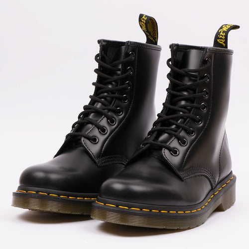 Dr. Martens 8 eye black